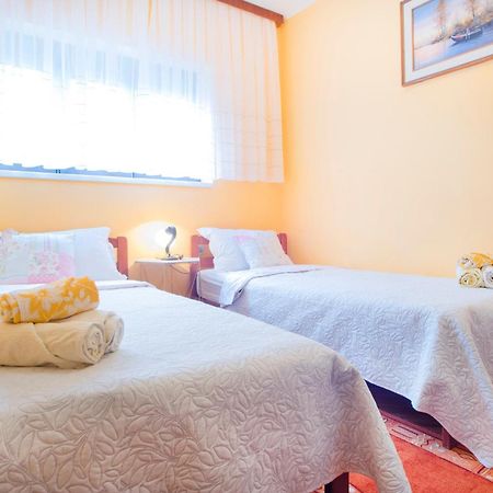 Apartments Karmelic Malinska Kültér fotó