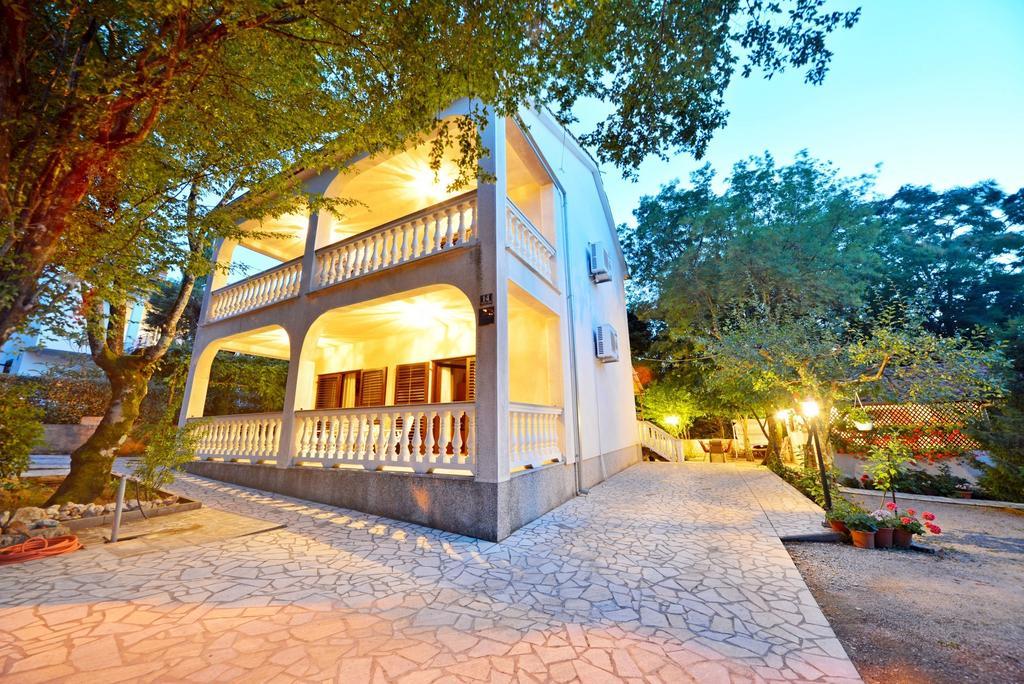 Apartments Karmelic Malinska Szoba fotó