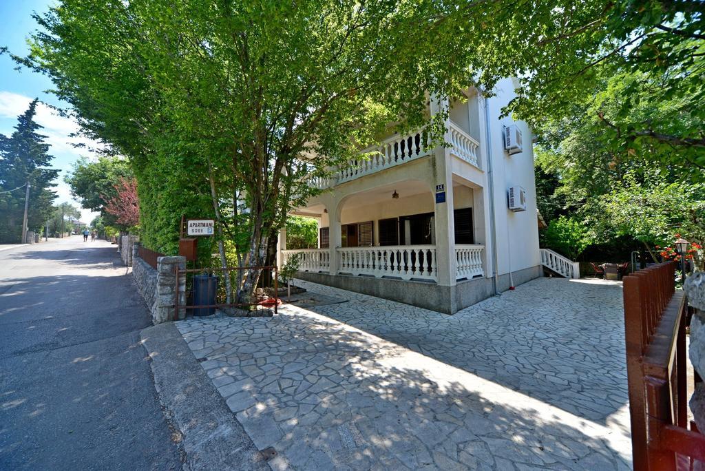 Apartments Karmelic Malinska Szoba fotó