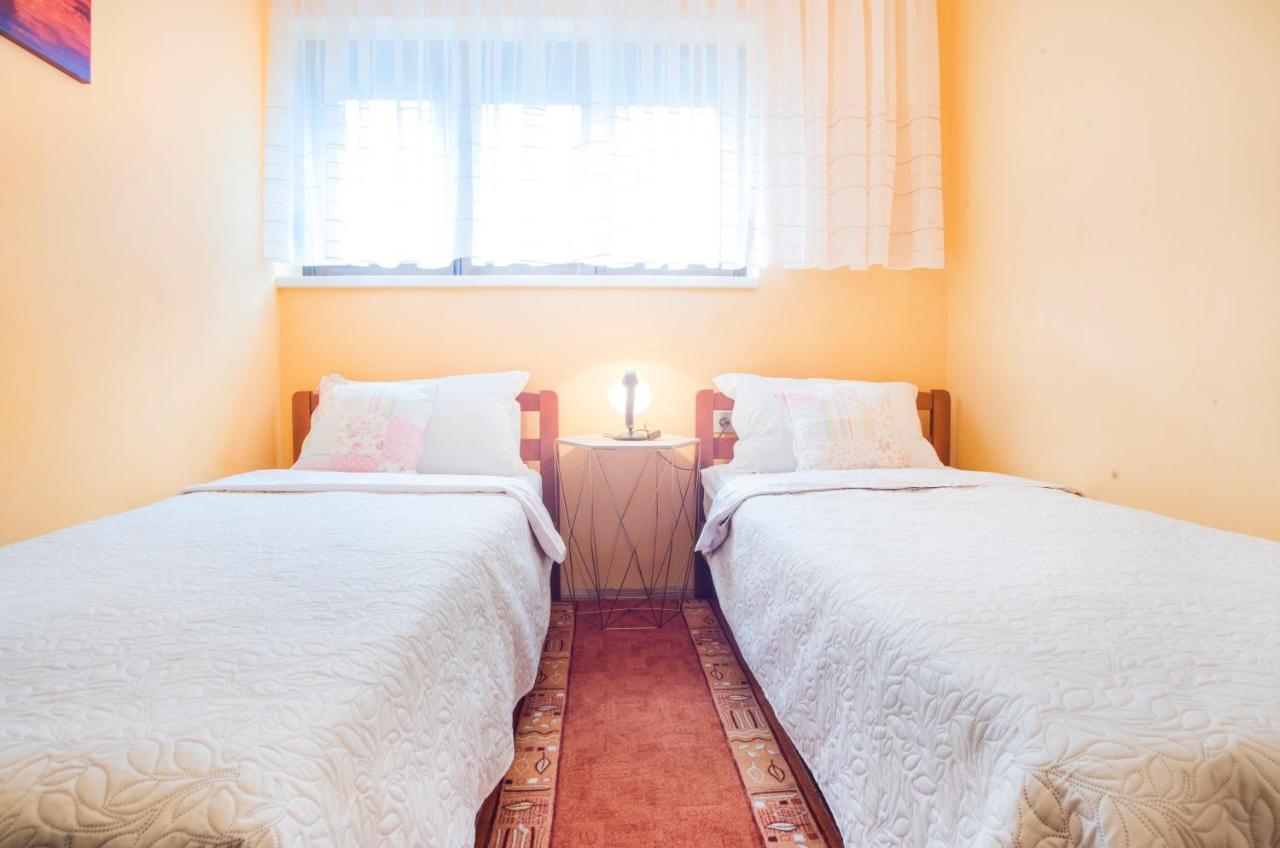 Apartments Karmelic Malinska Kültér fotó